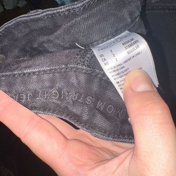 American Eagle black Mom straight size 2 high waist jeans - Picture 2 of 3